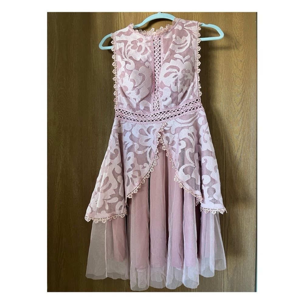 Elegant Pink Lace Dress